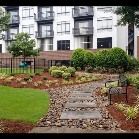 Luxury Apartment Wifi, Gym, Pool, Shops & Food! Unit 329 Charlotte Eksteriør bilde
